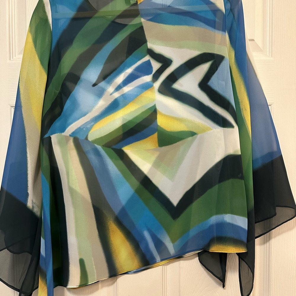 Multicolor Geometric Sheer Top - Picture 4 of 4